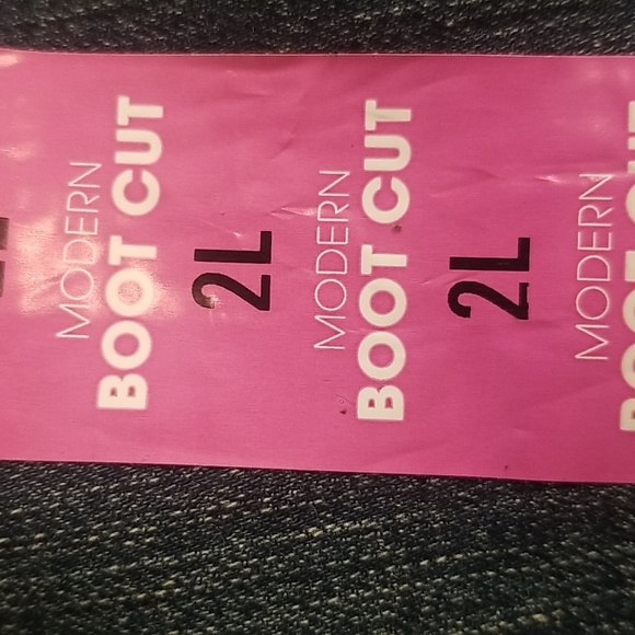 Denizen From Levis Modern Boot Cut Jeans - Picture 4 of 4